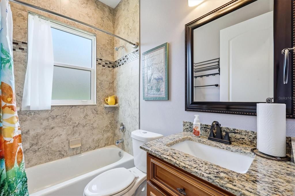 Activo con contrato: $675,000 (3 camas, 2 baños, 2036 Pies cuadrados)