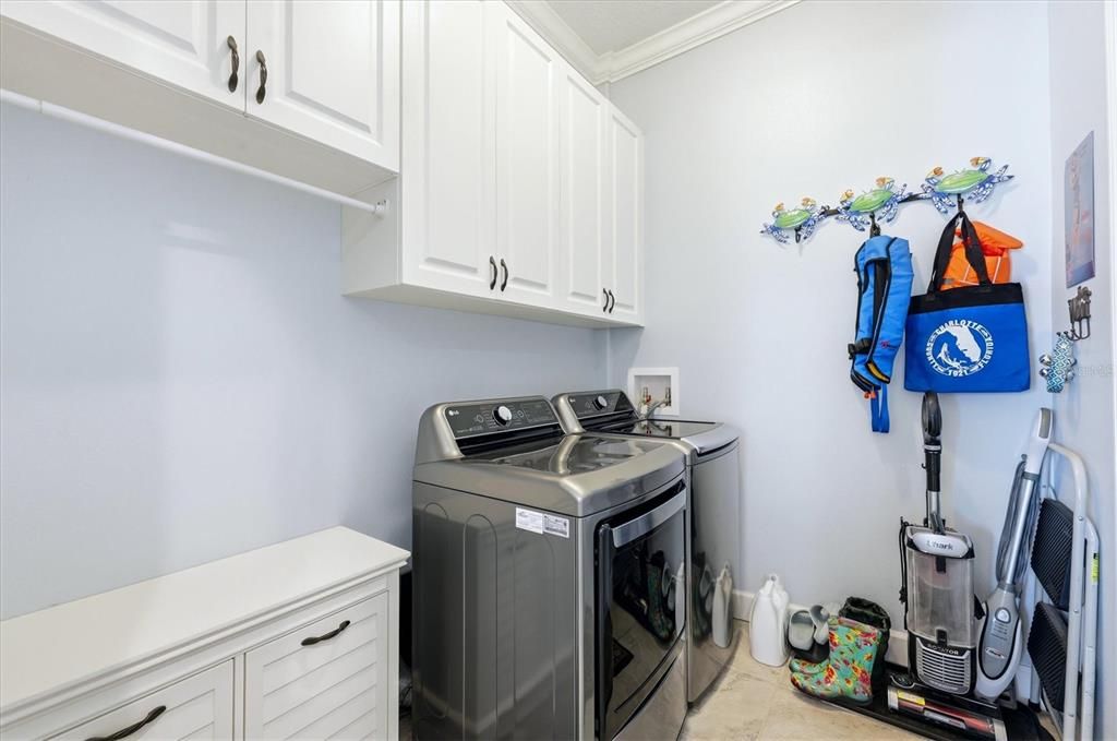 Activo con contrato: $675,000 (3 camas, 2 baños, 2036 Pies cuadrados)