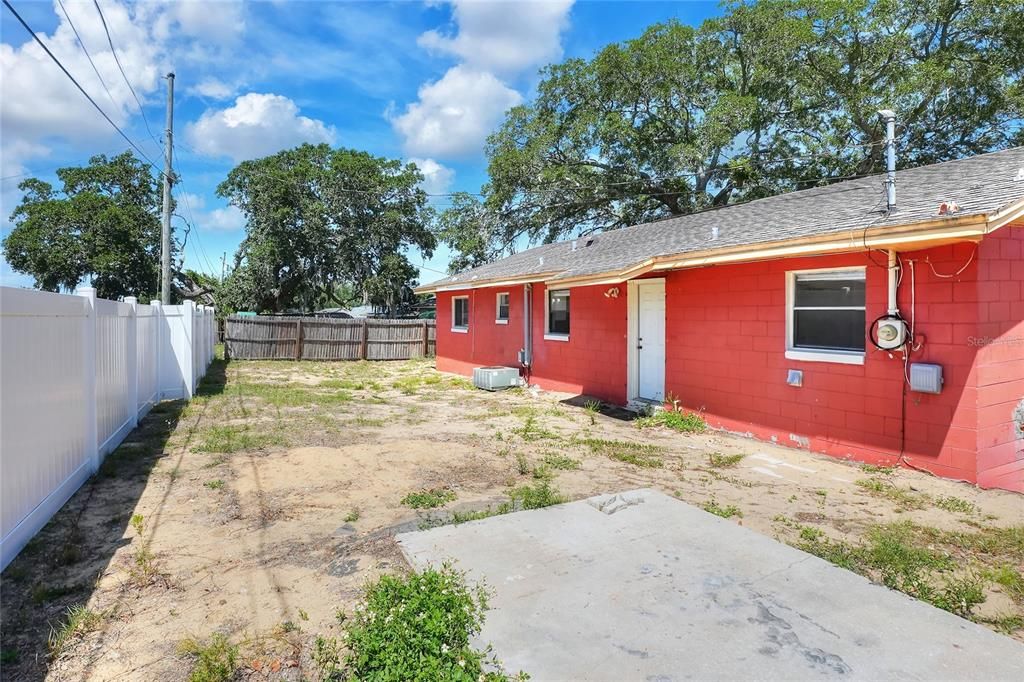 For Sale: $187,000 (3 beds, 1 baths, 936 Square Feet)