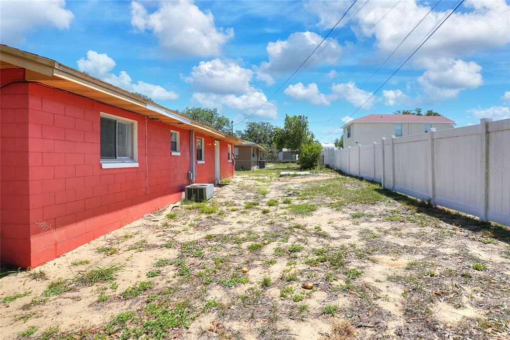 For Sale: $187,000 (3 beds, 1 baths, 936 Square Feet)