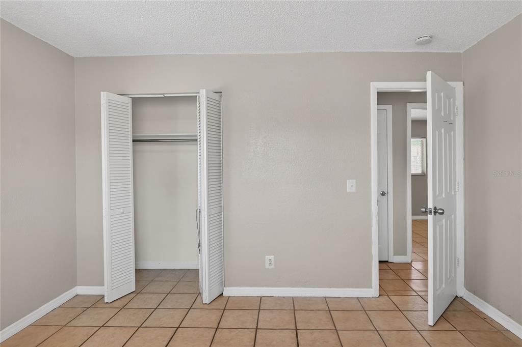 For Sale: $187,000 (3 beds, 1 baths, 936 Square Feet)