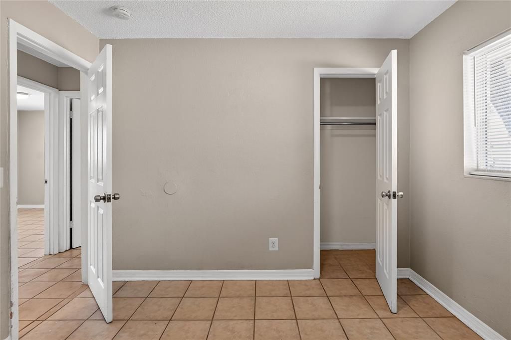 For Sale: $187,000 (3 beds, 1 baths, 936 Square Feet)