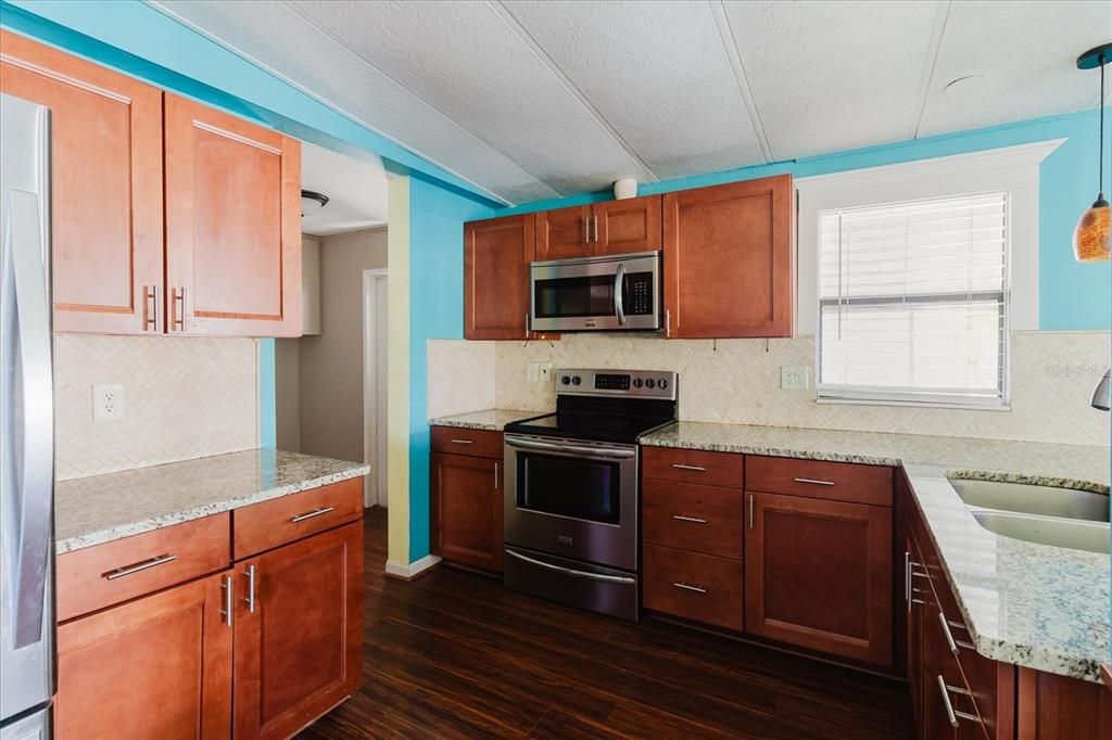 For Sale: $150,000 (2 beds, 2 baths, 1048 Square Feet)