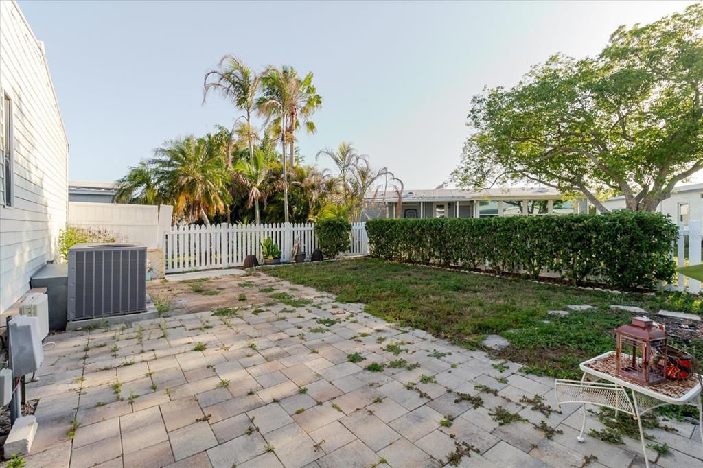 For Sale: $150,000 (2 beds, 2 baths, 1048 Square Feet)