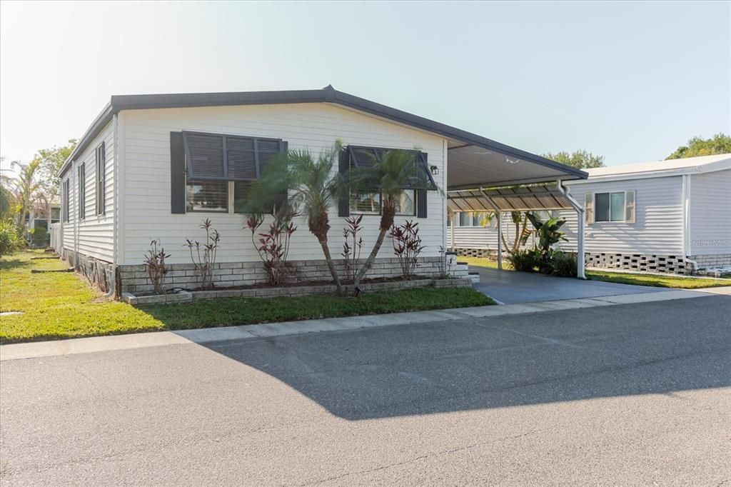 For Sale: $150,000 (2 beds, 2 baths, 1048 Square Feet)