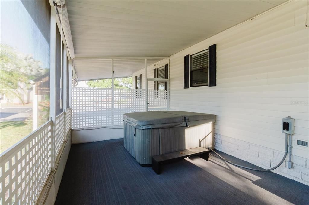 For Sale: $150,000 (2 beds, 2 baths, 1048 Square Feet)