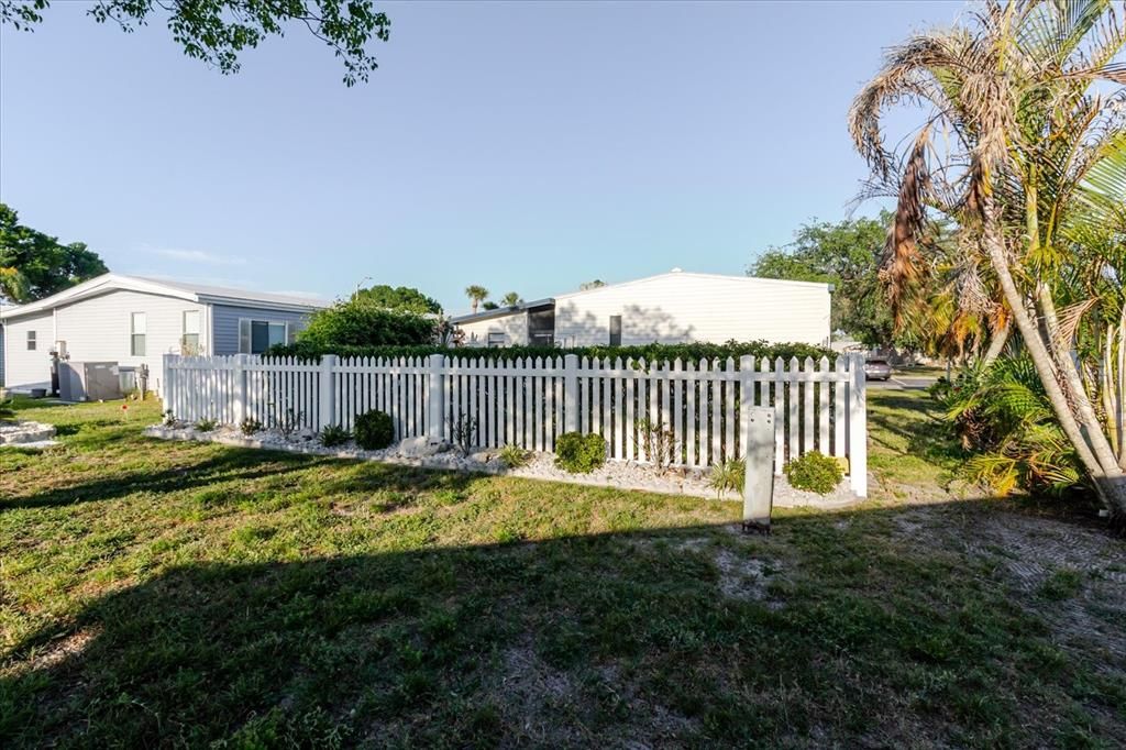 For Sale: $150,000 (2 beds, 2 baths, 1048 Square Feet)