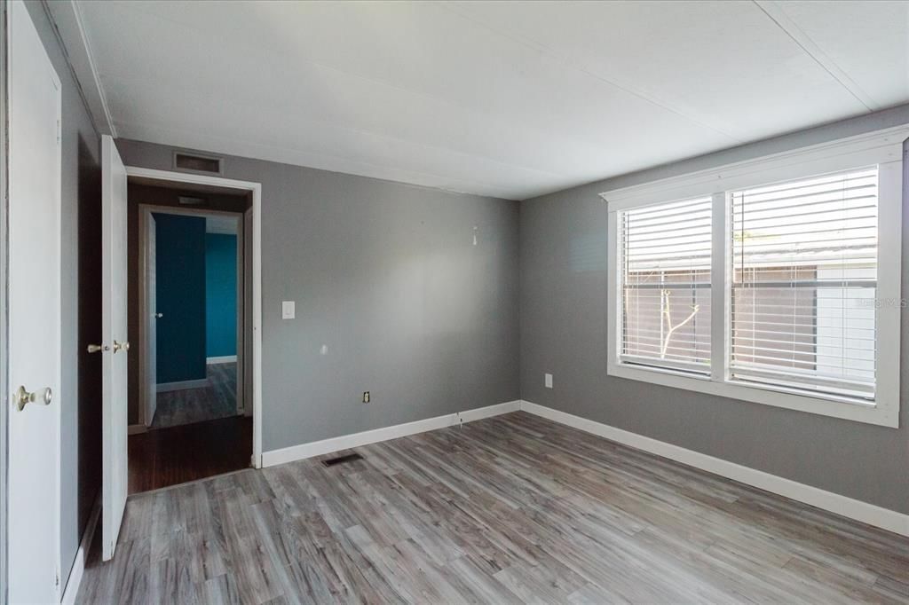 For Sale: $150,000 (2 beds, 2 baths, 1048 Square Feet)