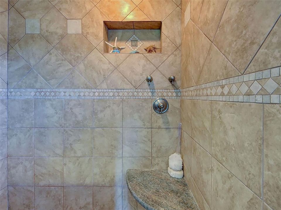 Activo con contrato: $499,900 (3 camas, 2 baños, 1559 Pies cuadrados)