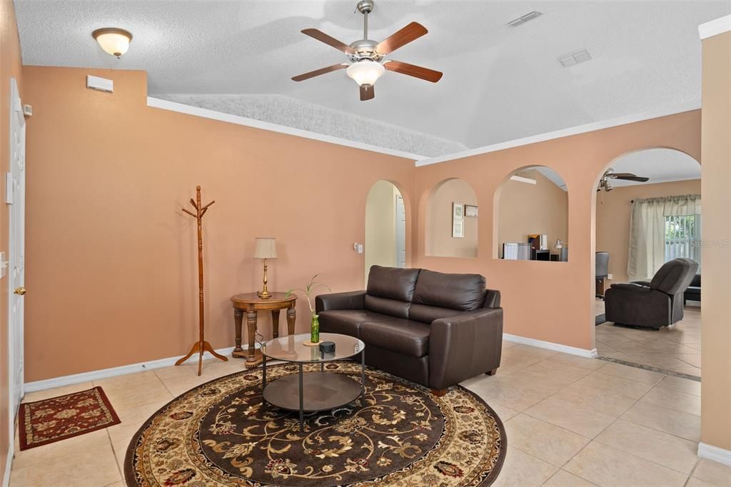Active With Contract: $250,000 (3 beds, 2 baths, 1536 Square Feet)