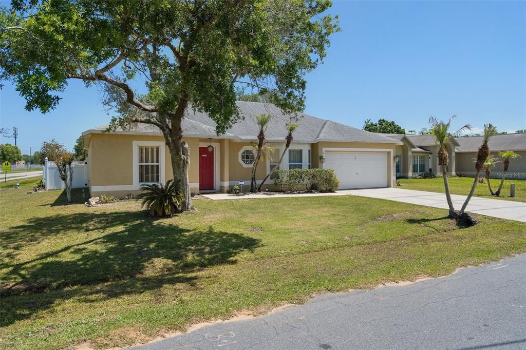 Active With Contract: $250,000 (3 beds, 2 baths, 1536 Square Feet)