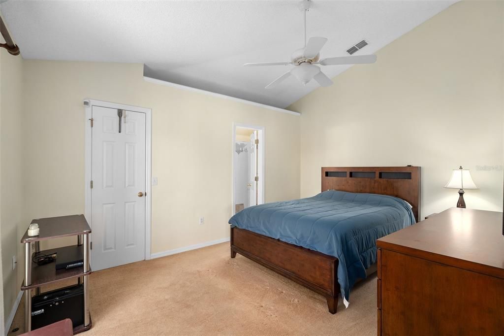 Active With Contract: $250,000 (3 beds, 2 baths, 1536 Square Feet)