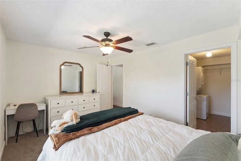 For Sale: $130,000 (1 beds, 1 baths, 636 Square Feet)