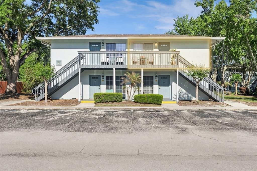 For Sale: $130,000 (1 beds, 1 baths, 636 Square Feet)