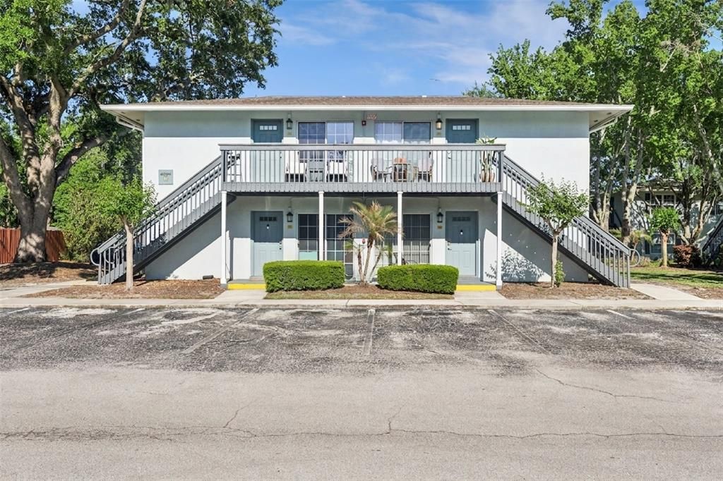 For Sale: $130,000 (1 beds, 1 baths, 636 Square Feet)