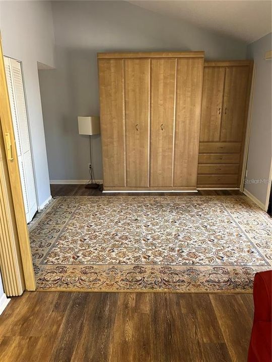 For Rent: $2,000 (2 beds, 2 baths, 888 Square Feet)
