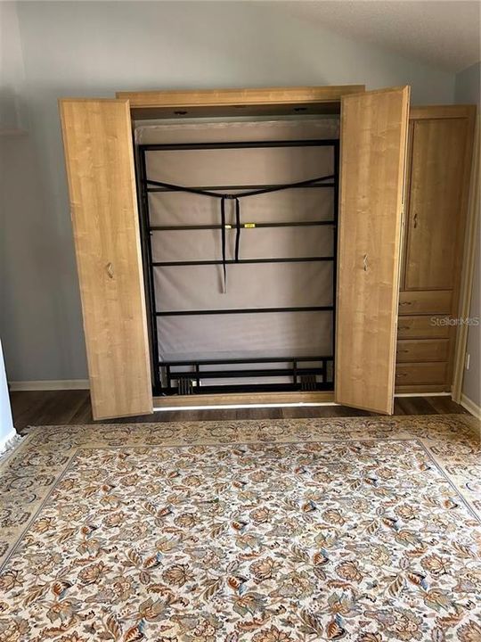For Rent: $2,000 (2 beds, 2 baths, 888 Square Feet)