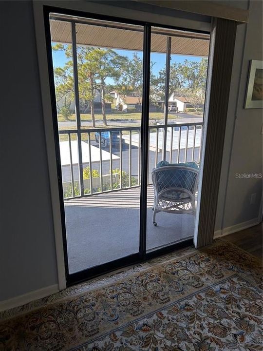 For Rent: $2,000 (2 beds, 2 baths, 888 Square Feet)