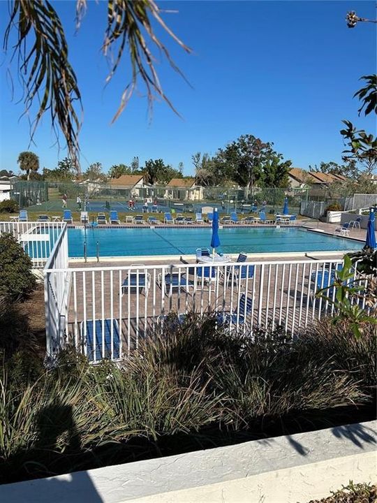 For Rent: $2,000 (2 beds, 2 baths, 888 Square Feet)
