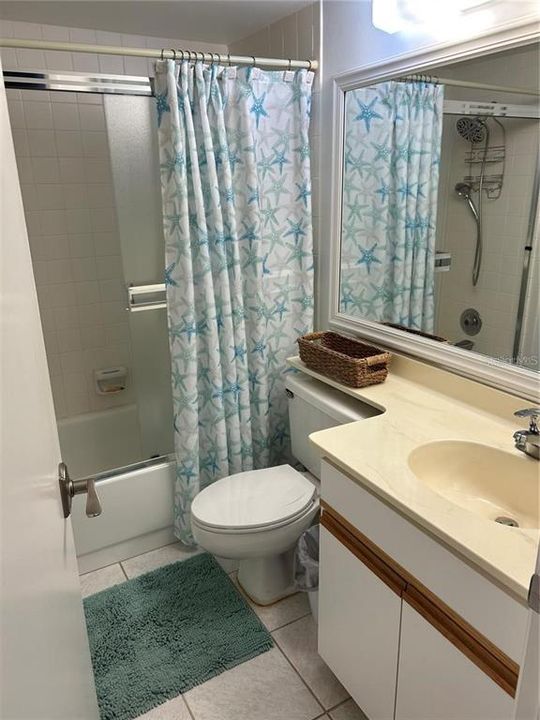 For Rent: $2,000 (2 beds, 2 baths, 888 Square Feet)