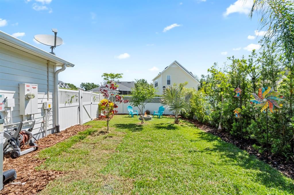 Active With Contract: $799,000 (4 beds, 2 baths, 1860 Square Feet)
