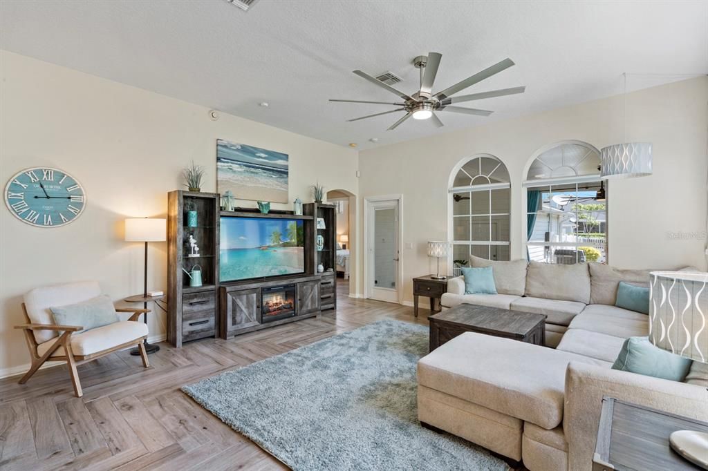 Active With Contract: $799,000 (4 beds, 2 baths, 1860 Square Feet)