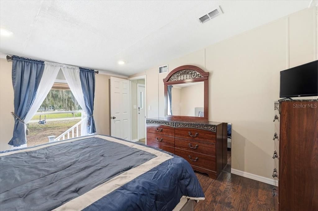 Activo con contrato: $179,000 (3 camas, 3 baños, 1188 Pies cuadrados)