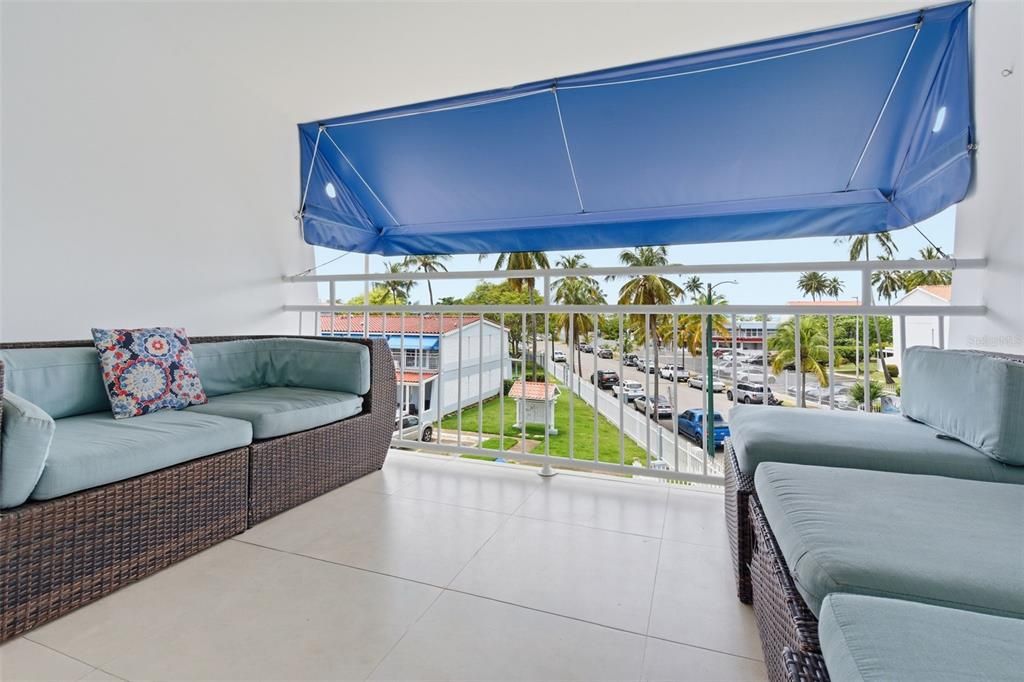 For Sale: $490,000 (3 beds, 2 baths, 1775.6 Square Feet)