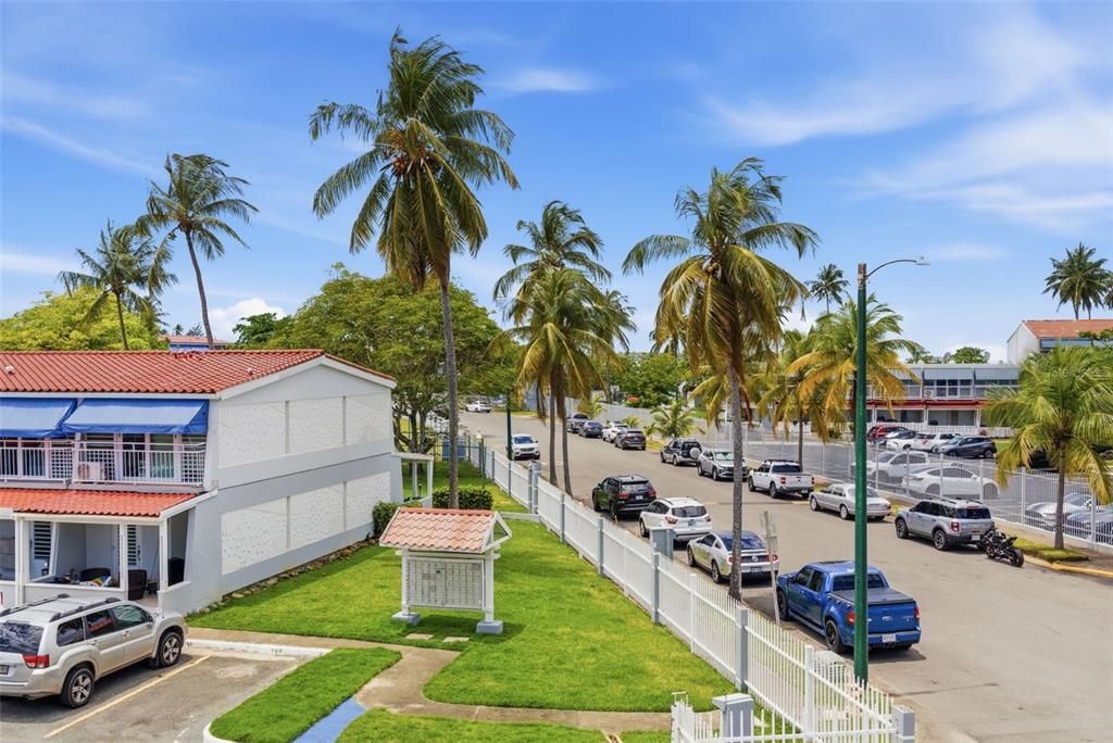 For Sale: $490,000 (3 beds, 2 baths, 1775.6 Square Feet)