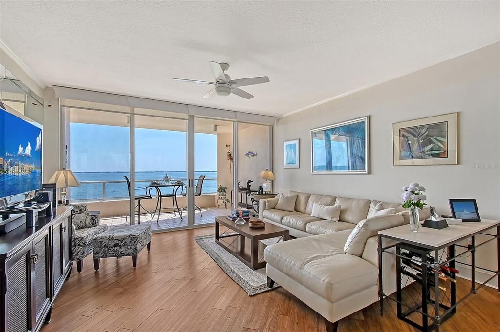 Active With Contract: $799,000 (2 beds, 2 baths, 1329 Square Feet)
