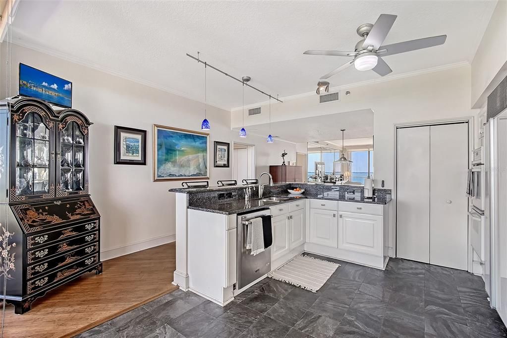 Active With Contract: $799,000 (2 beds, 2 baths, 1329 Square Feet)