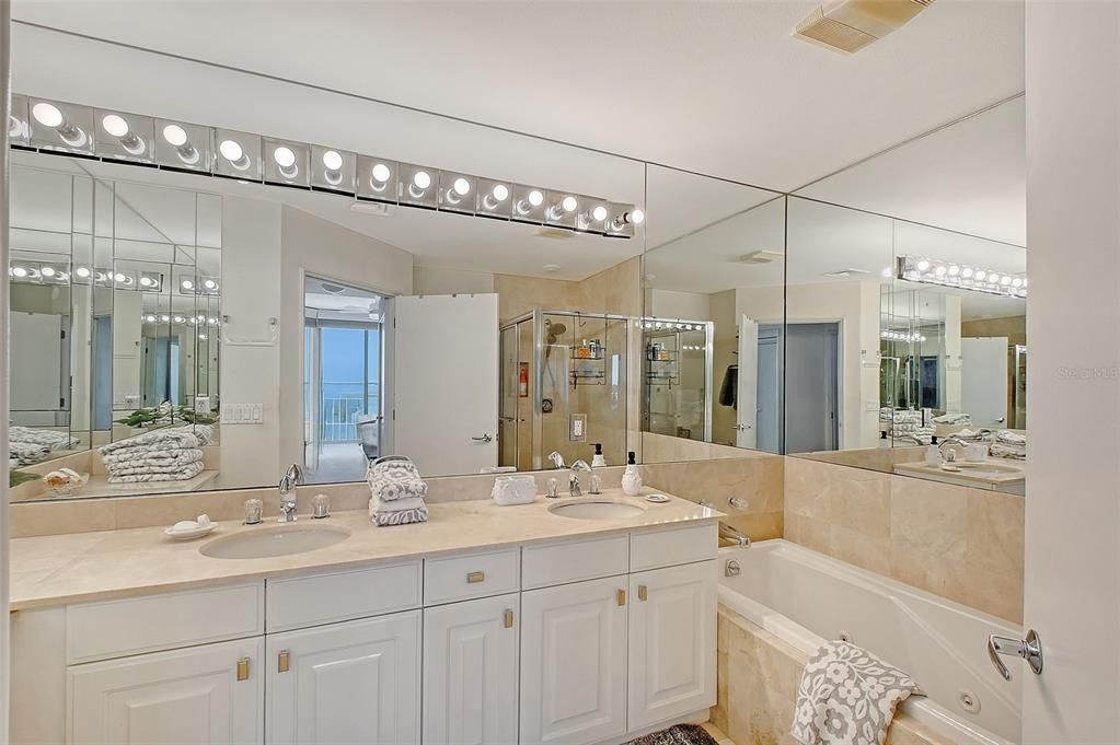 Active With Contract: $799,000 (2 beds, 2 baths, 1329 Square Feet)
