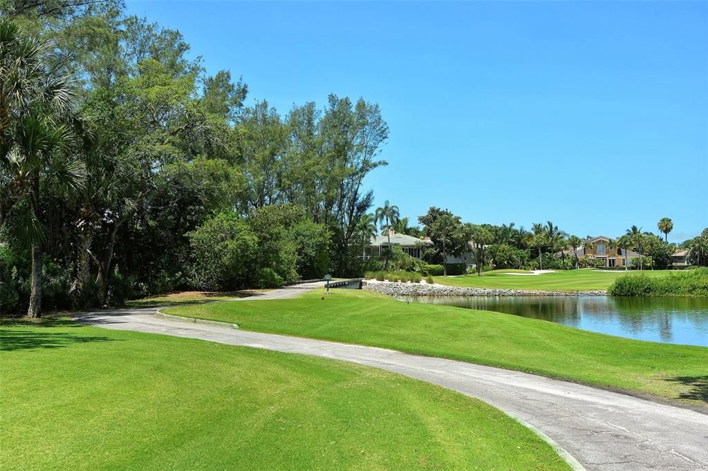 Active With Contract: $799,000 (2 beds, 2 baths, 1329 Square Feet)