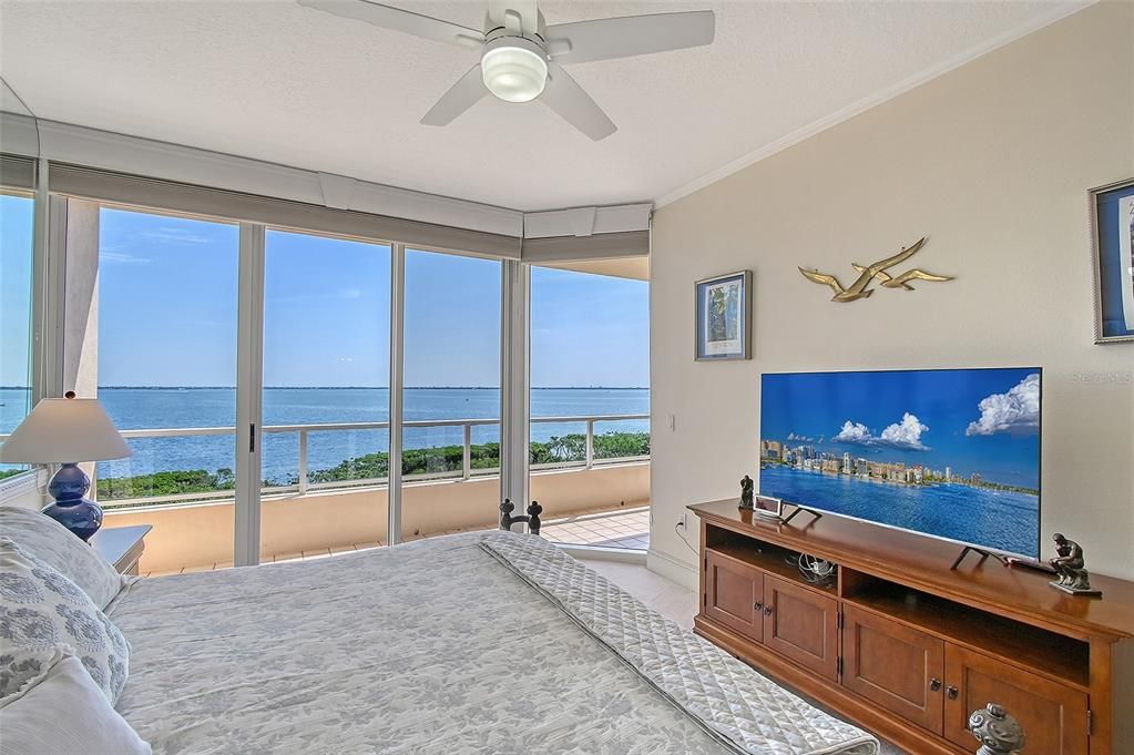 Active With Contract: $799,000 (2 beds, 2 baths, 1329 Square Feet)