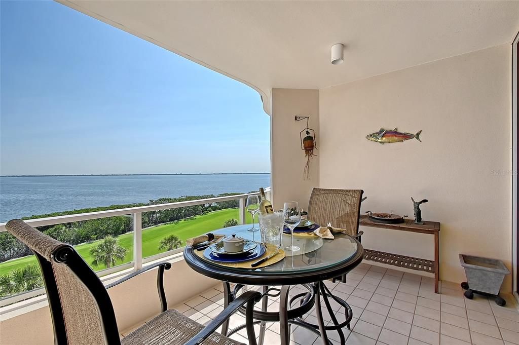 Active With Contract: $799,000 (2 beds, 2 baths, 1329 Square Feet)