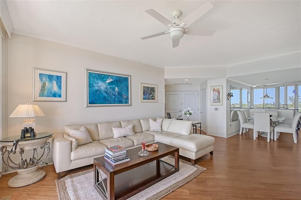 Active With Contract: $799,000 (2 beds, 2 baths, 1329 Square Feet)