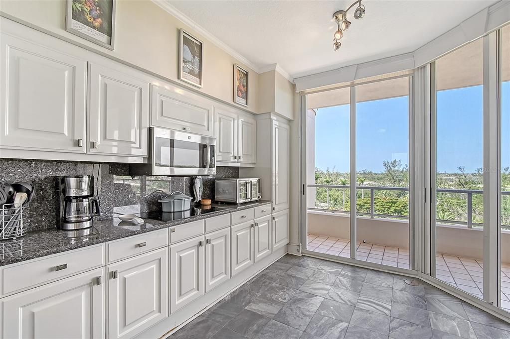 Active With Contract: $799,000 (2 beds, 2 baths, 1329 Square Feet)