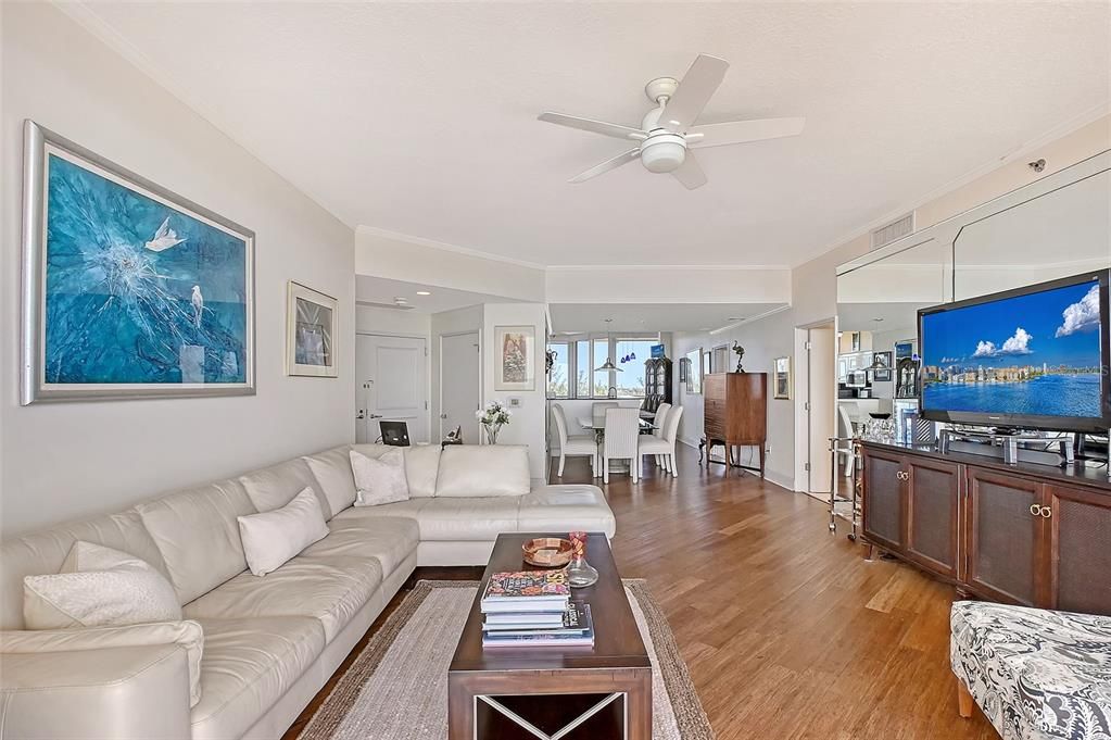 Active With Contract: $799,000 (2 beds, 2 baths, 1329 Square Feet)
