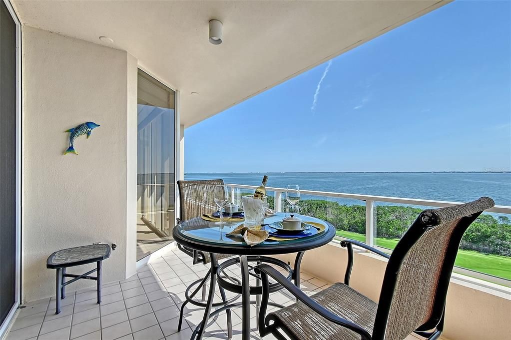 Active With Contract: $799,000 (2 beds, 2 baths, 1329 Square Feet)