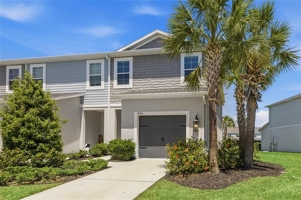 For Rent: $2,400 (3 beds, 2 baths, 1822 Square Feet)