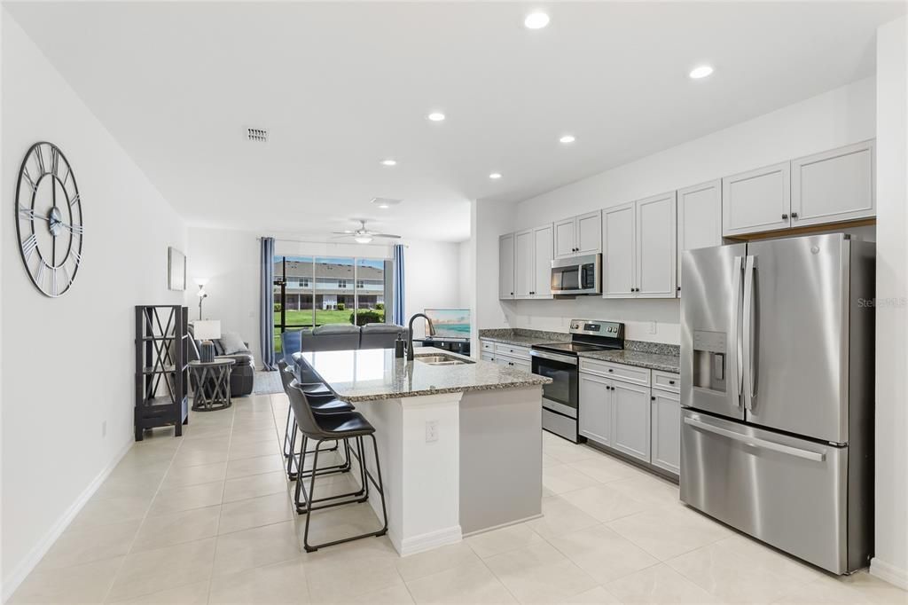 For Rent: $2,400 (3 beds, 2 baths, 1822 Square Feet)
