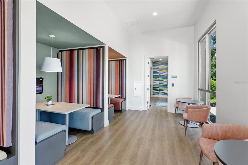 For Rent: $2,400 (3 beds, 2 baths, 1822 Square Feet)