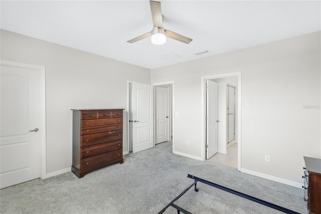 For Rent: $2,400 (3 beds, 2 baths, 1822 Square Feet)