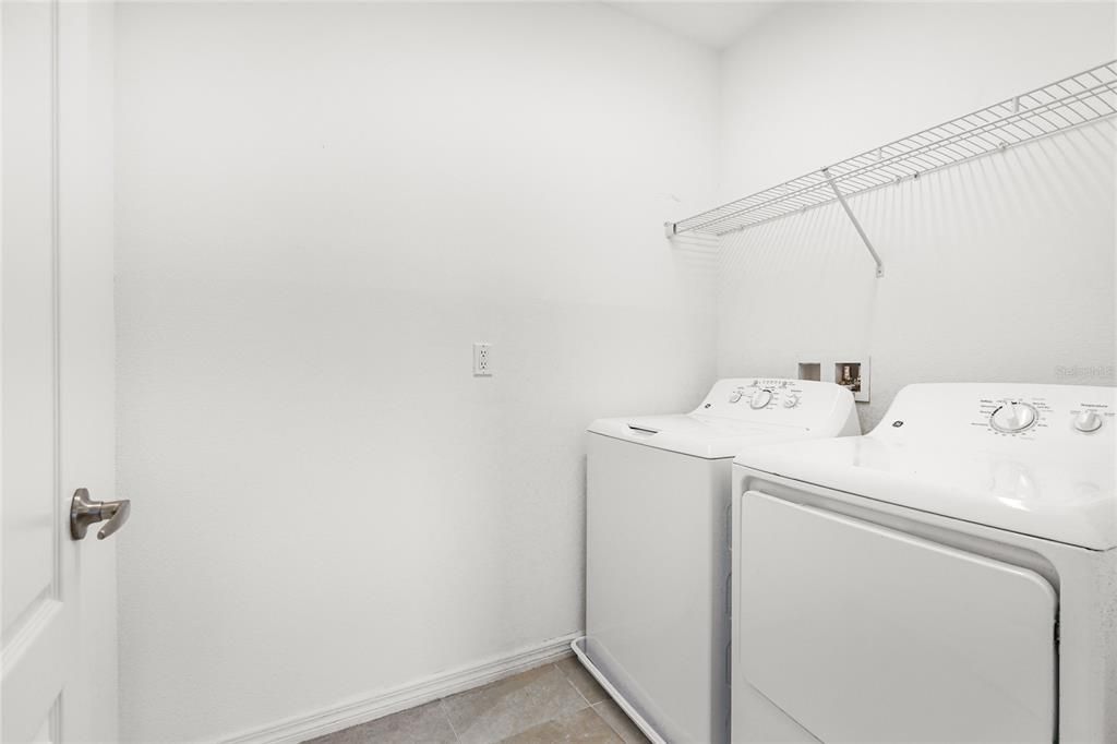 For Rent: $2,400 (3 beds, 2 baths, 1822 Square Feet)