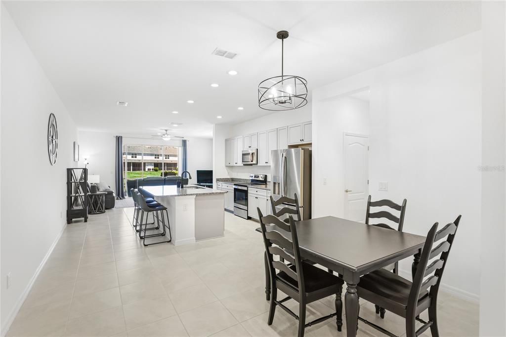 For Rent: $2,400 (3 beds, 2 baths, 1822 Square Feet)