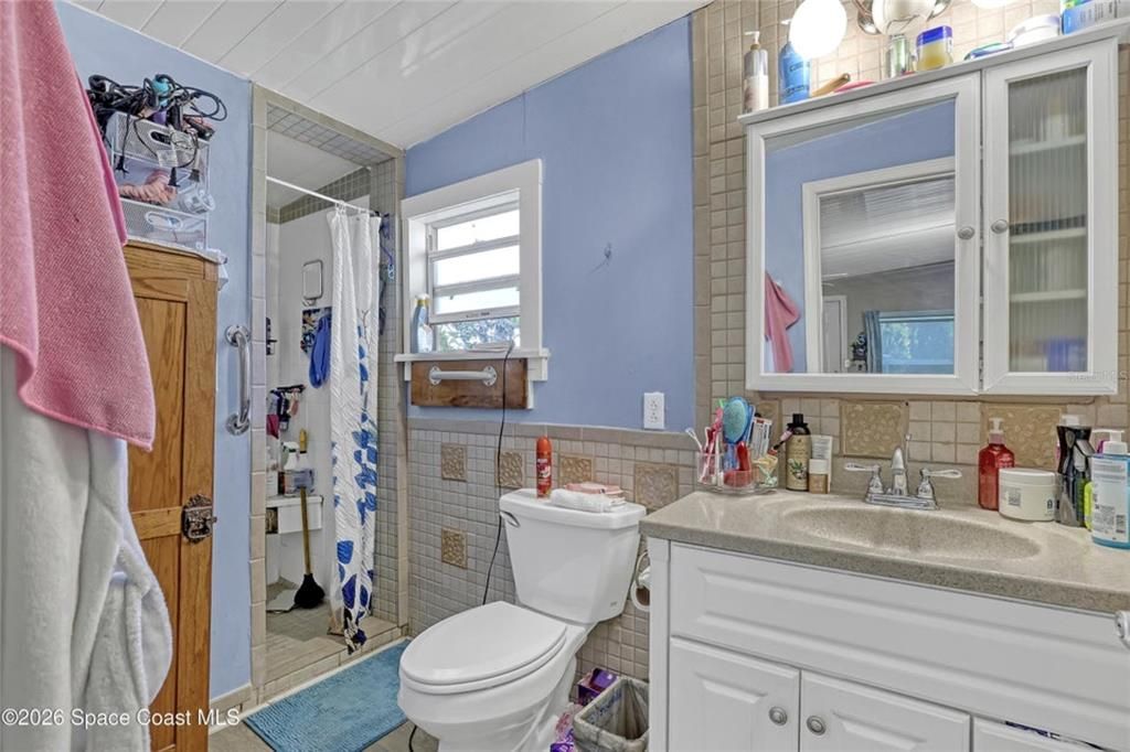 На продажу: $259,999 (2 спален, 2 ванн, 672 Квадратных фут)