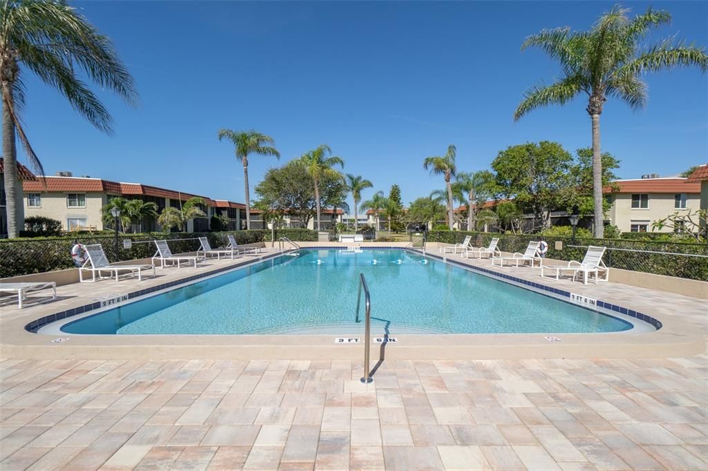 For Sale: $219,000 (2 beds, 2 baths, 1030 Square Feet)