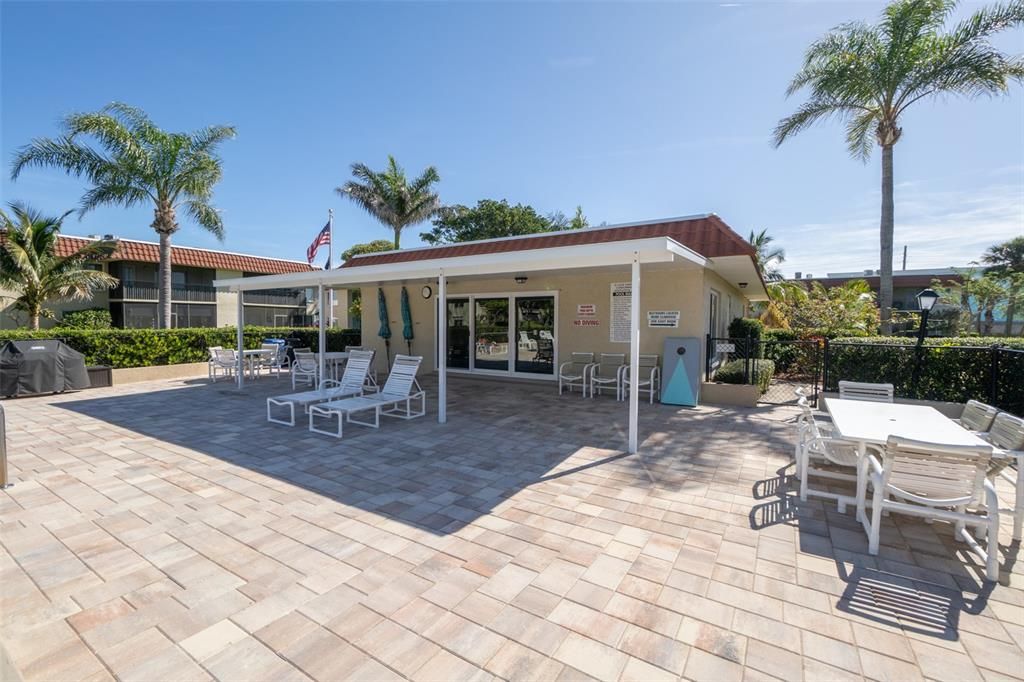 For Sale: $219,000 (2 beds, 2 baths, 1030 Square Feet)