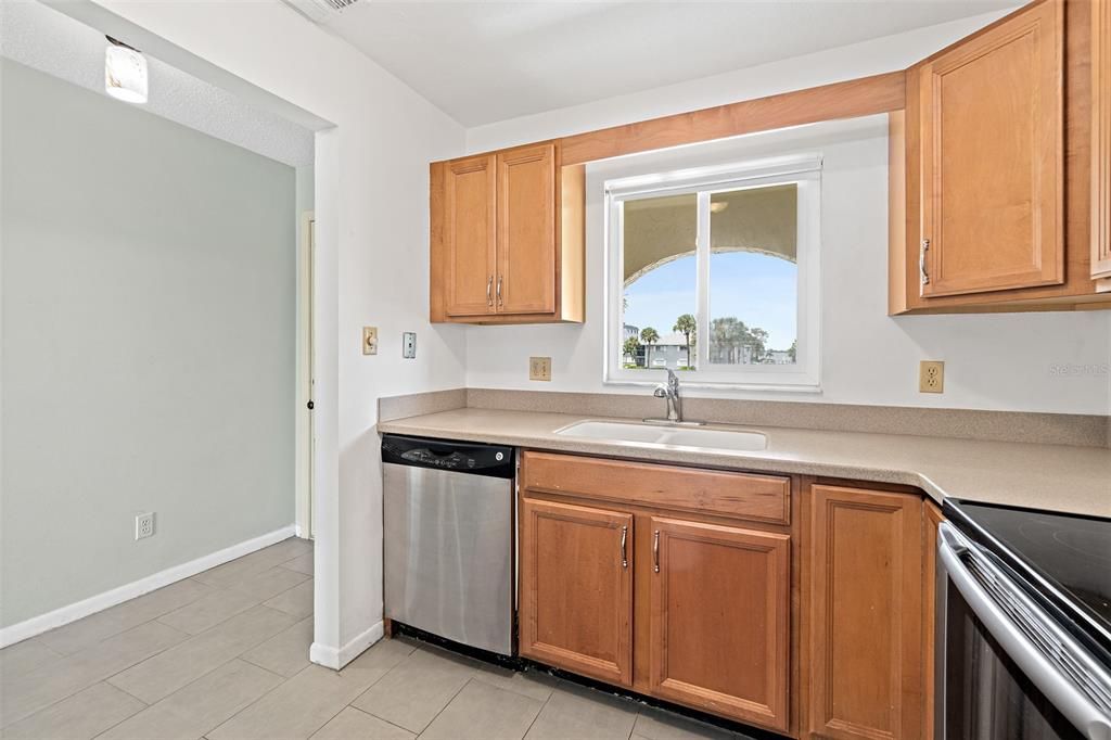 For Sale: $219,000 (2 beds, 2 baths, 1030 Square Feet)