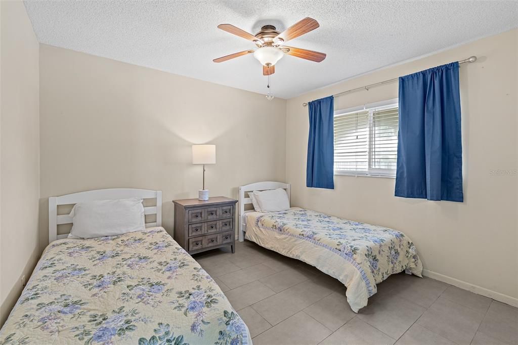 For Sale: $219,000 (2 beds, 2 baths, 1030 Square Feet)
